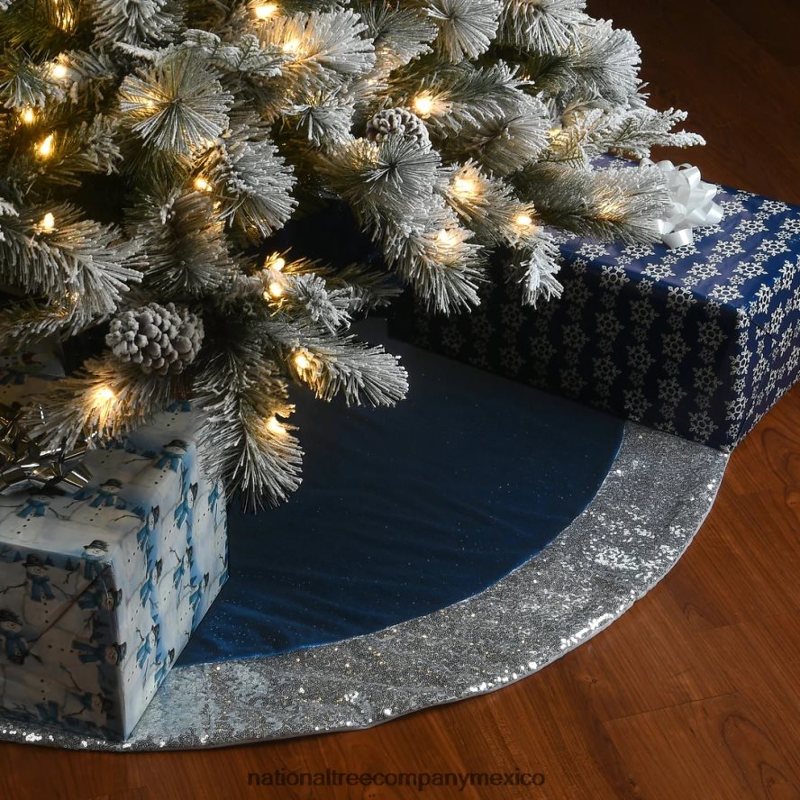 decoración | mx National Tree Company Falda de árbol azul marino y plateada de la colección Arctic Lights de 52