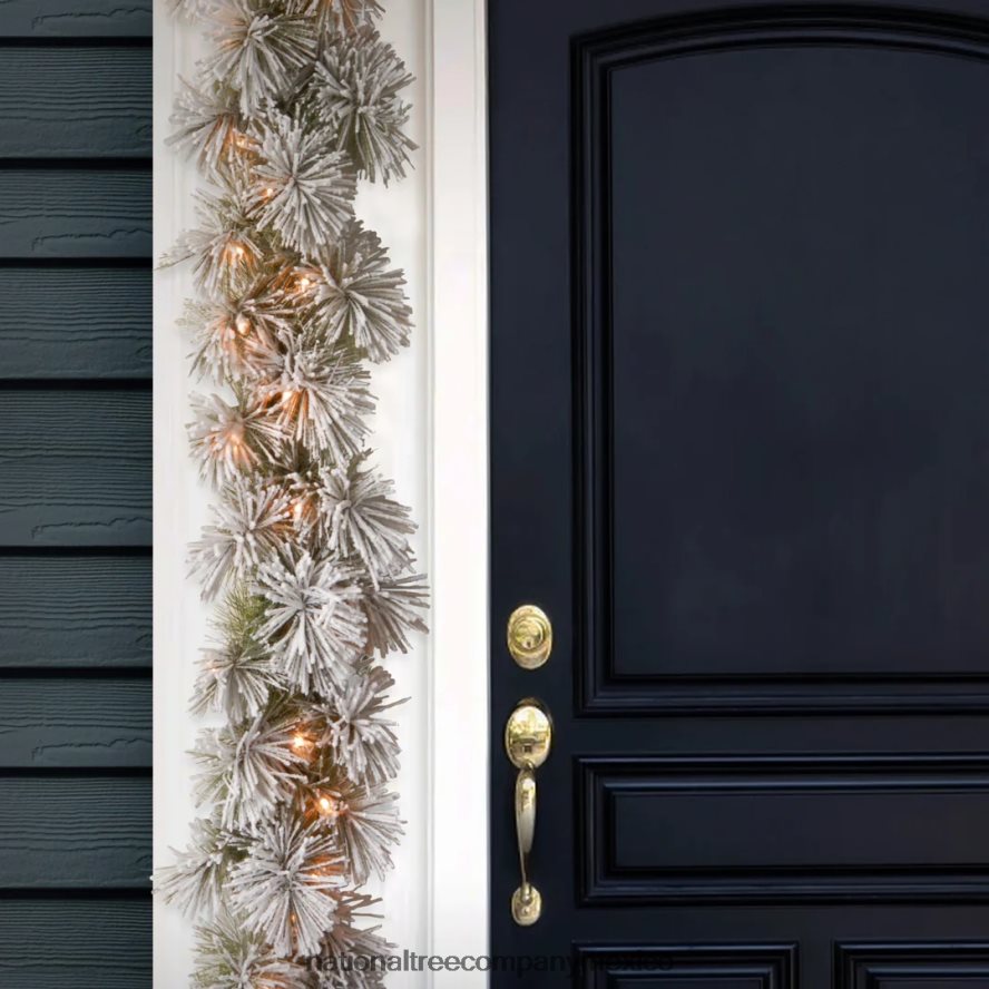 vegetación | mx National Tree Company guirnalda navideña artificial preiluminada, verde, cerdas de pino brillantes, luces blancas, decorada con ramas escarchadas, enchufable, colección navideña, 9 pie